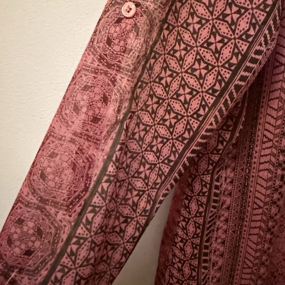 Kut from the Kloth Cottagecore Sheer Geometric Roll-tab Sleeve Blouse - Picture 4 of 6